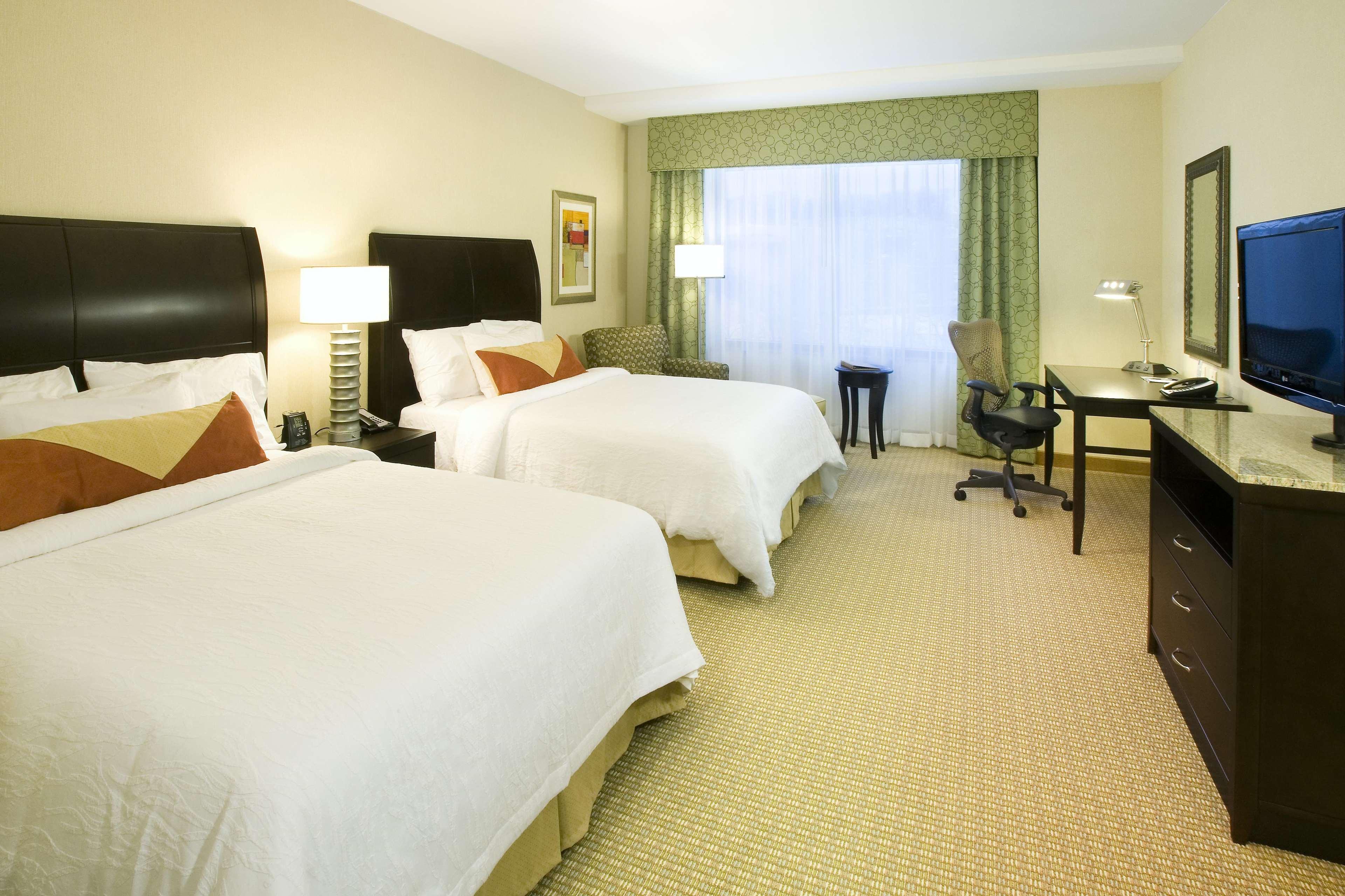 Hilton Garden Inn Shirlington Арлингтон Номер фото