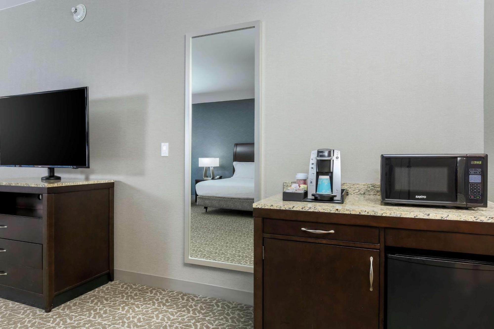 Hilton Garden Inn Shirlington Арлингтон Экстерьер фото