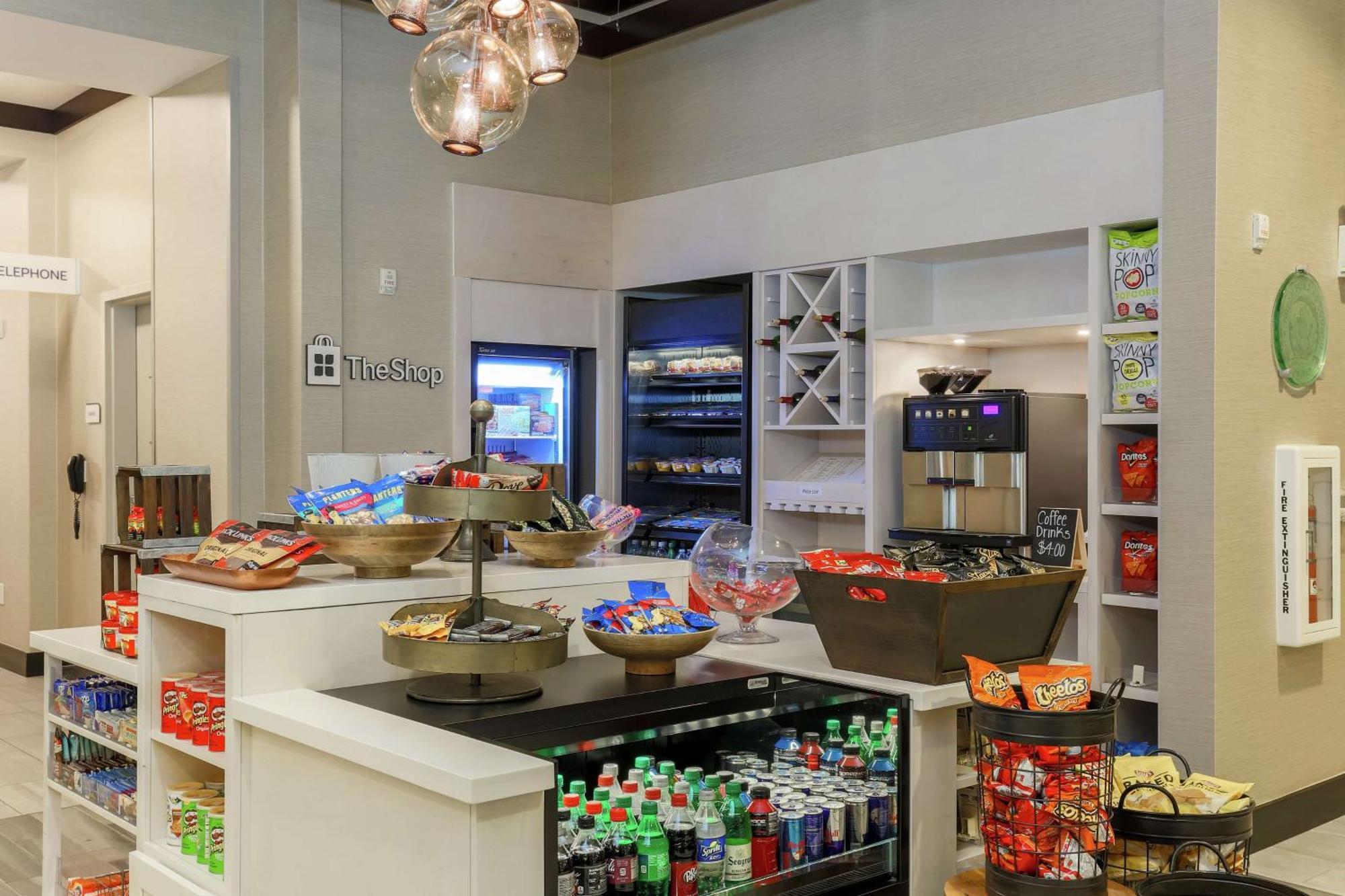 Hilton Garden Inn Shirlington Арлингтон Экстерьер фото